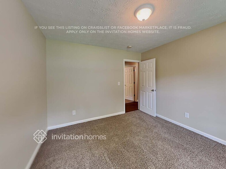 Building Photo - 1422 Steam Engine Way NE