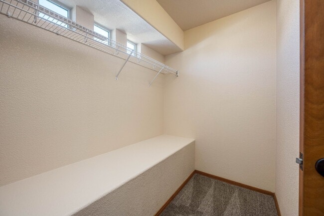 Building Photo - 2353 Saturn Cir