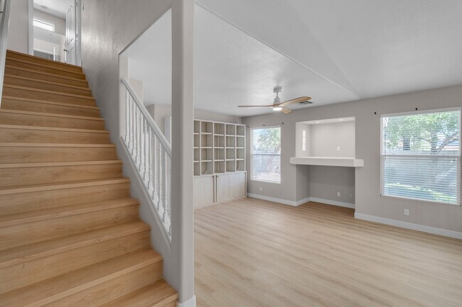 Building Photo - 1568 Lamplight Village Ln