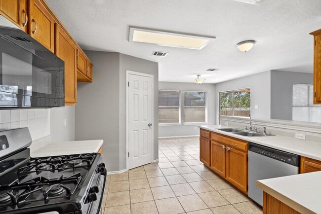 Building Photo - 1514 Royce Ln