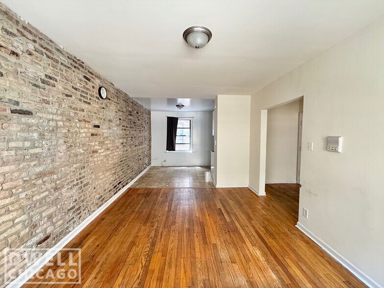 Building Photo - 2342 N Spaulding Ave