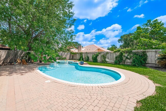 Building Photo - 8018 Zimmermann Dr