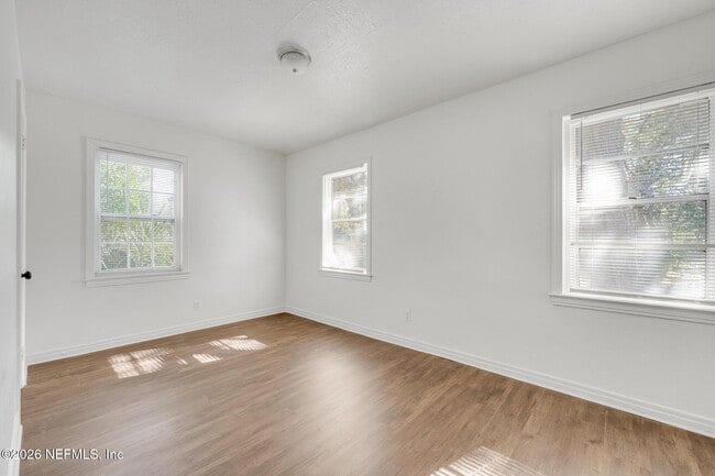 Building Photo - 3173 3rd St Cir S