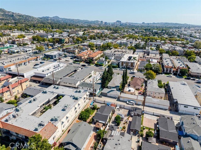 Building Photo - 1049 Western Ave