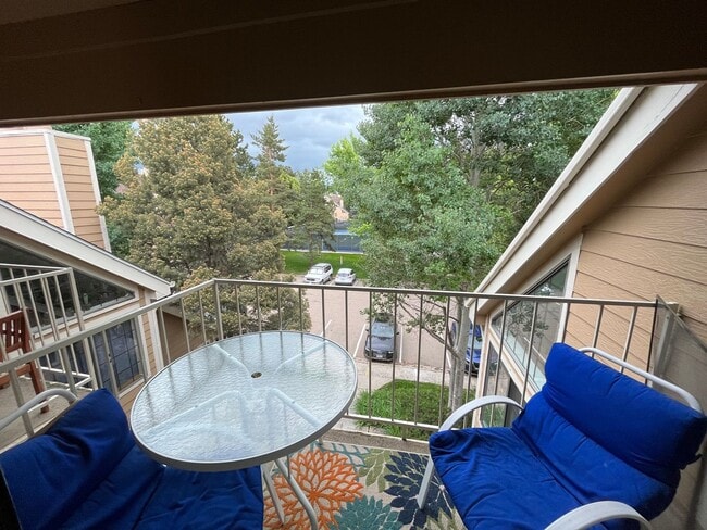 Building Photo - Top Floor 1-Bedroom Condo at Powderhorn