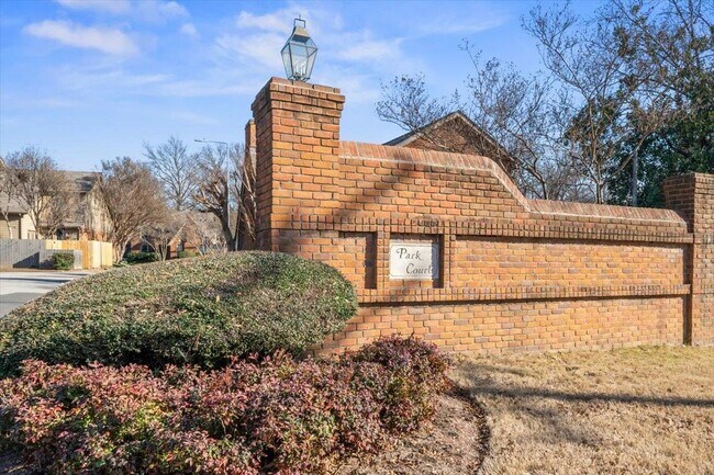 Building Photo - 1039 Park Ct Dr