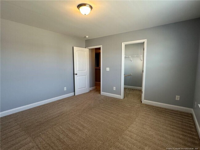 Building Photo - 2149 Heathcote Dr