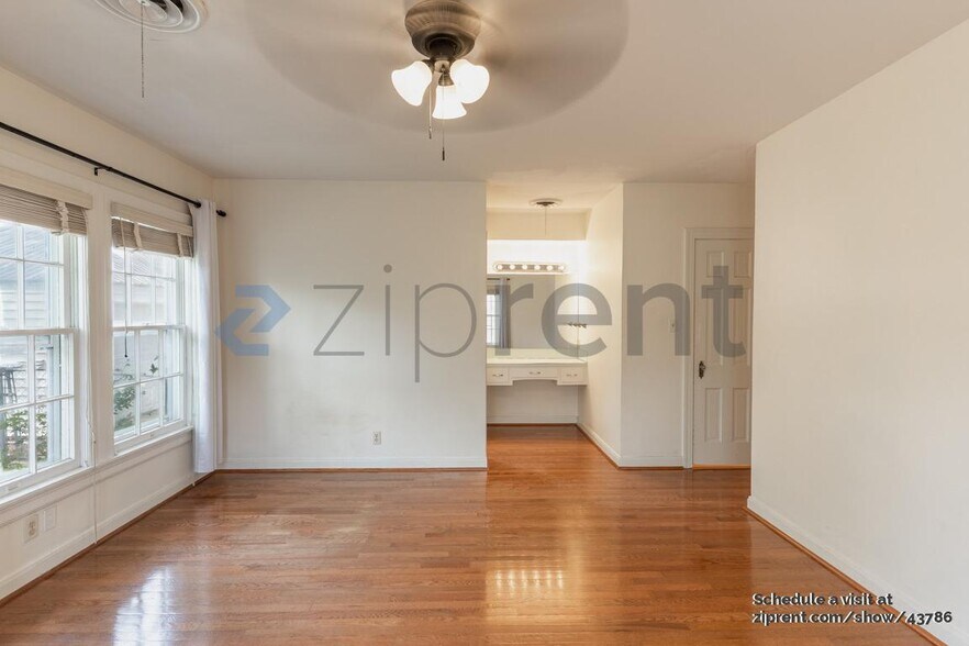 Building Photo - 915 E 38th St