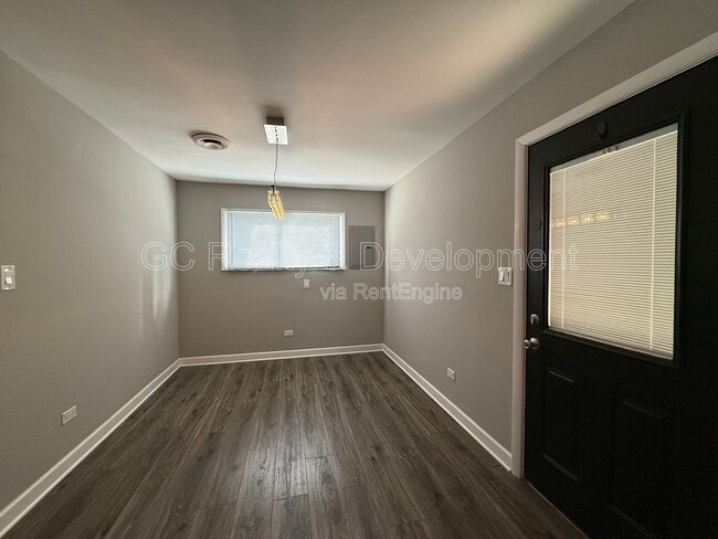 Building Photo - 829 S Monroe St