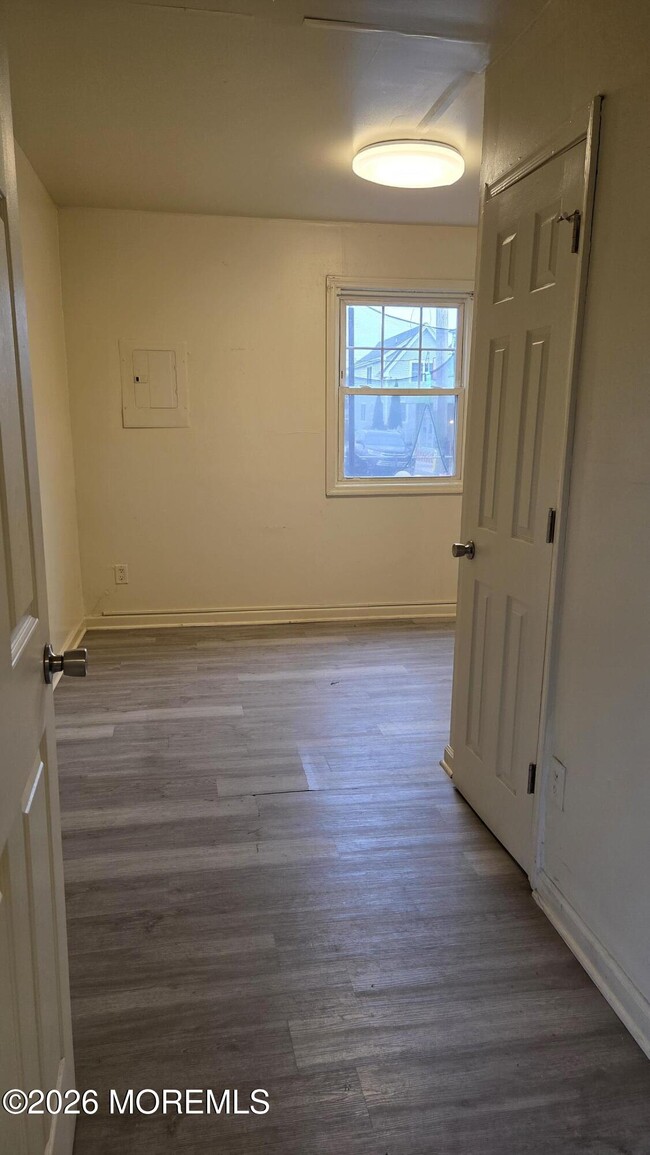 Building Photo - 44 Borden Ave