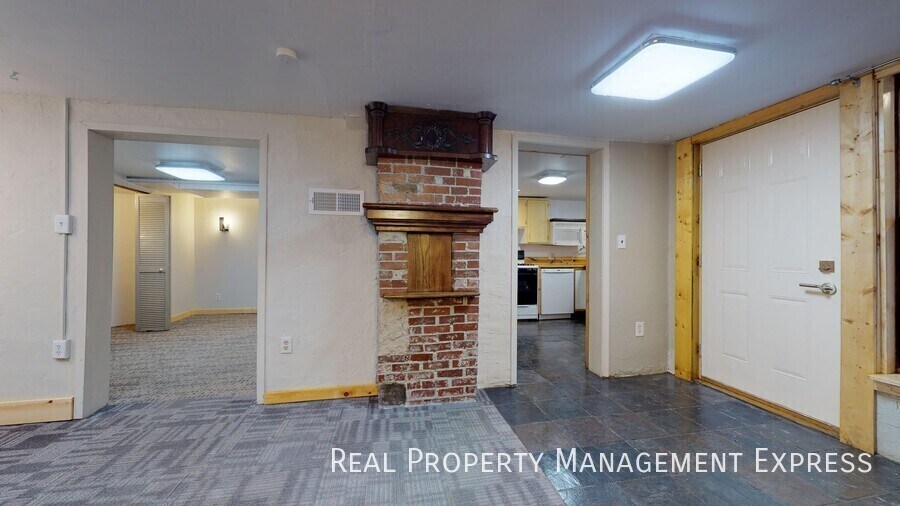 Building Photo - 2 Bedroom 1 Bathroom Apartment near August...