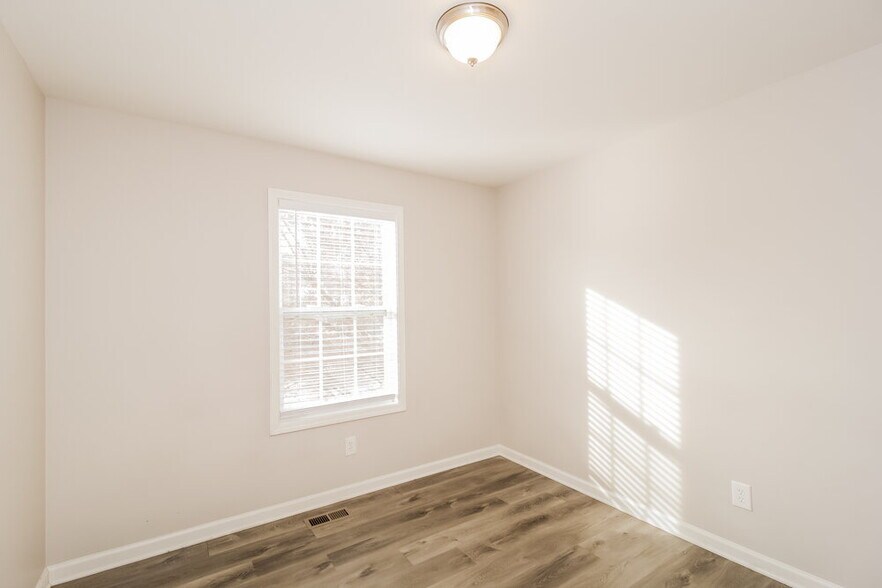 Building Photo - 6548 Snow Bird Ln