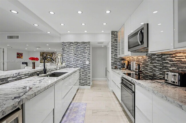 Building Photo - 300 Three Islands Boulevard