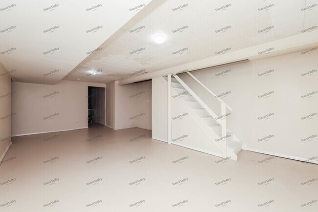 Building Photo - 546 Brunswick Dr