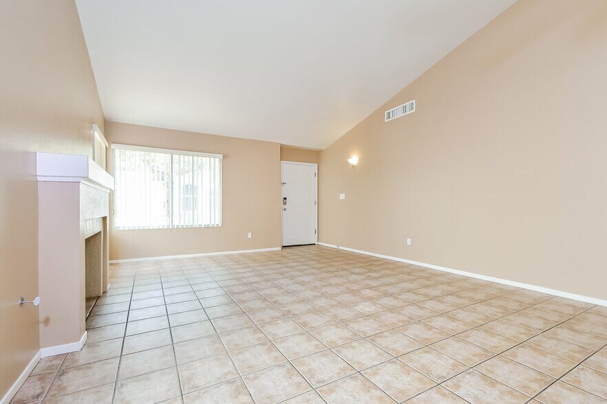 Building Photo - 1707 Black Hills Way