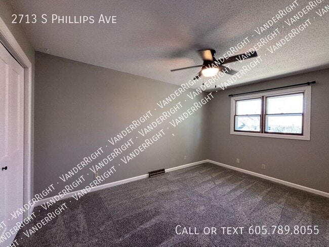 Building Photo - 2713 S Phillips Ave