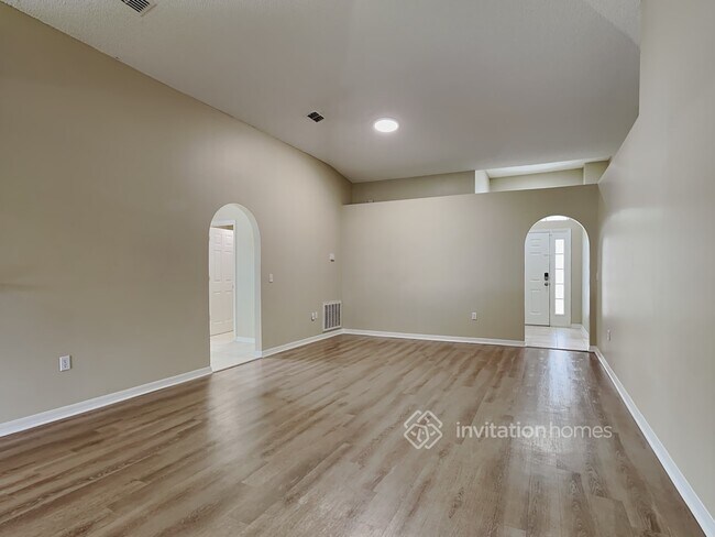 Building Photo - 2592 Reflections Pl