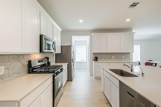 Building Photo - 30702 CASTLE COVE Dr