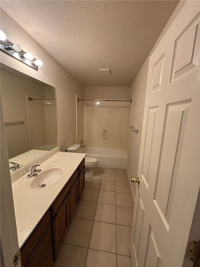 Building Photo - 3107 SW Amberwood Ave