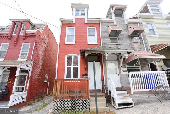 Building Photo - 314 S 16th St