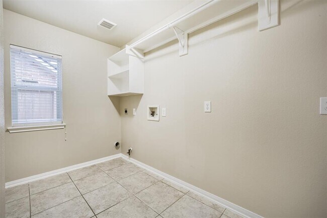 Building Photo - 15810 Cypress Hall Dr