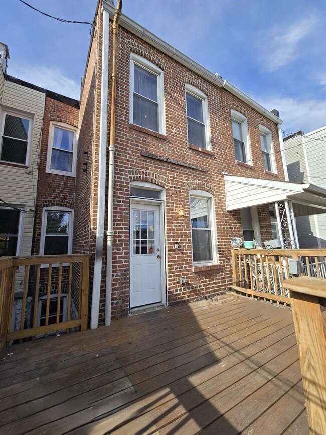 Building Photo - 3-Bedroom, 2-Bathroom in Brewers Hill