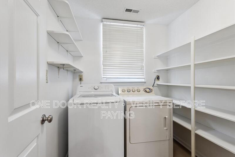 Building Photo - 5306 Aden Ct