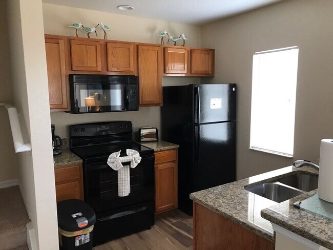 Building Photo - 4010 Santa Maria Dr
