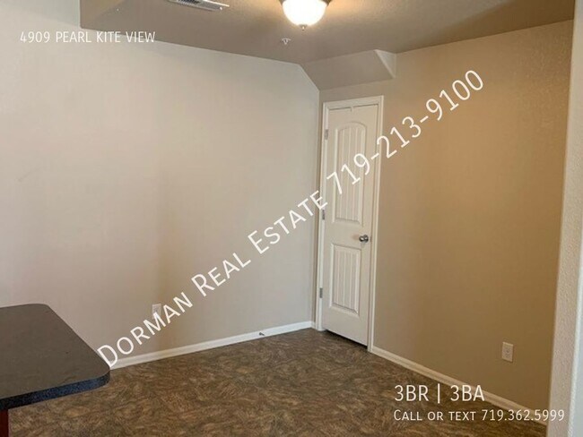 Building Photo - Canyon Springs Townhome