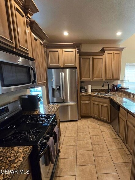 Building Photo - 3713 Star Beach Ln