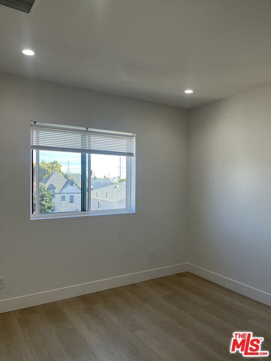 Building Photo - 212 E 29th St