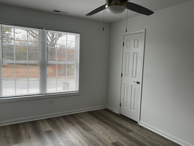 Building Photo - 723 Burks Hill Rd