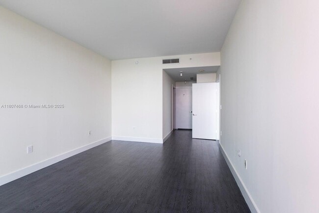 Building Photo - 900 Biscayne Blvd
