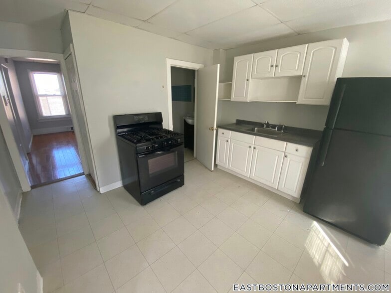 Building Photo - 259 Border St