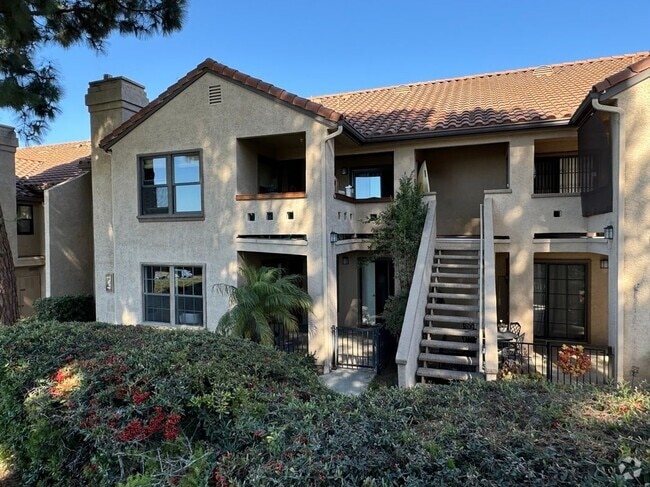 Building Photo - 1076 Calle Del Cerro