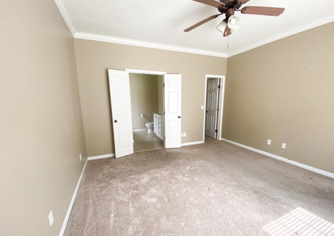 Building Photo - 1131 Castlemaine Dr
