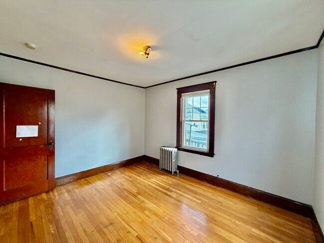 Building Photo - 162 South St