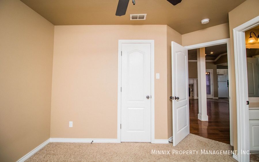 Building Photo - 5826 104th St