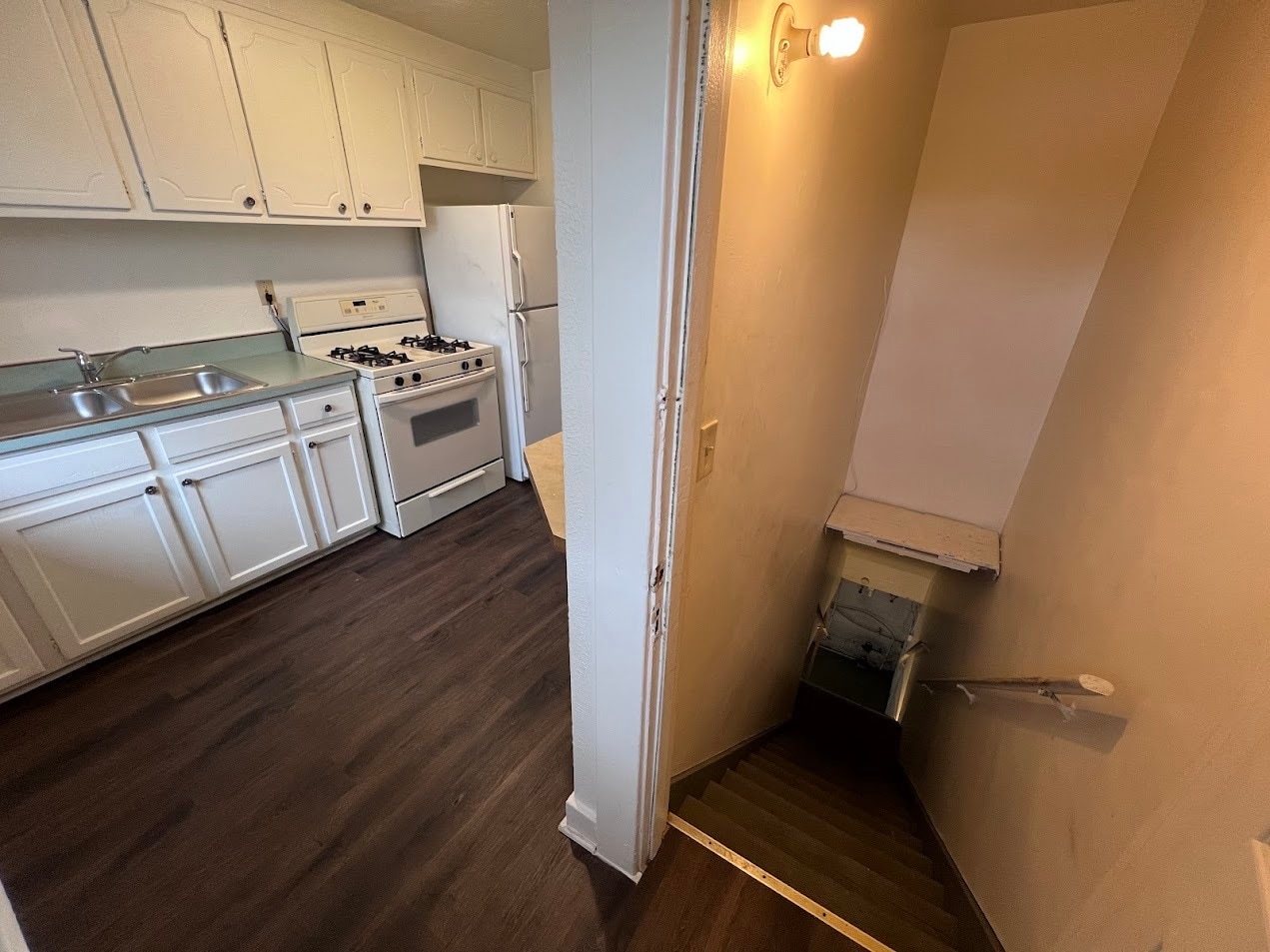 Building Photo - 610 Short St