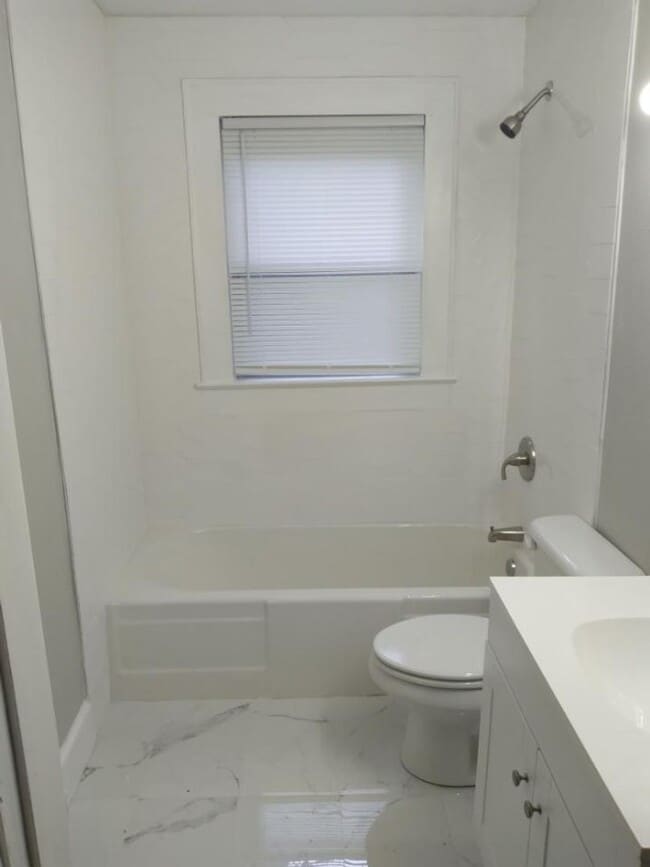 Building Photo - Renovated 3 Bedroom Park Hill Home
