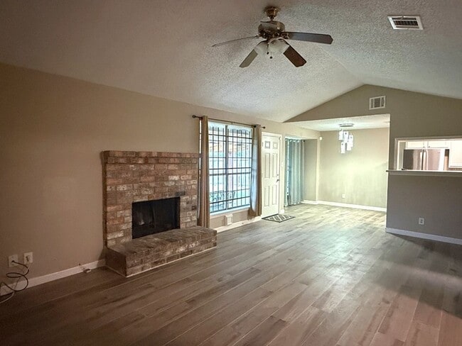 Building Photo - 15934 Blueridge Rd