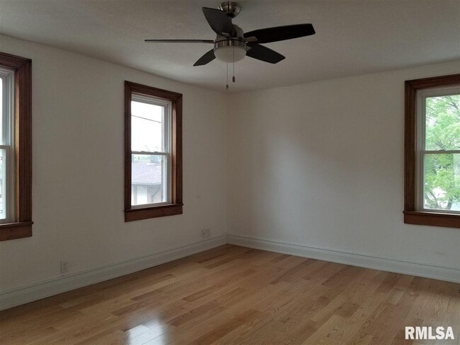 Building Photo - 118 Dodge St