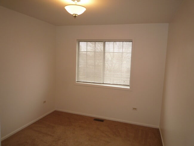 Building Photo - 3527 Frontenac Ct