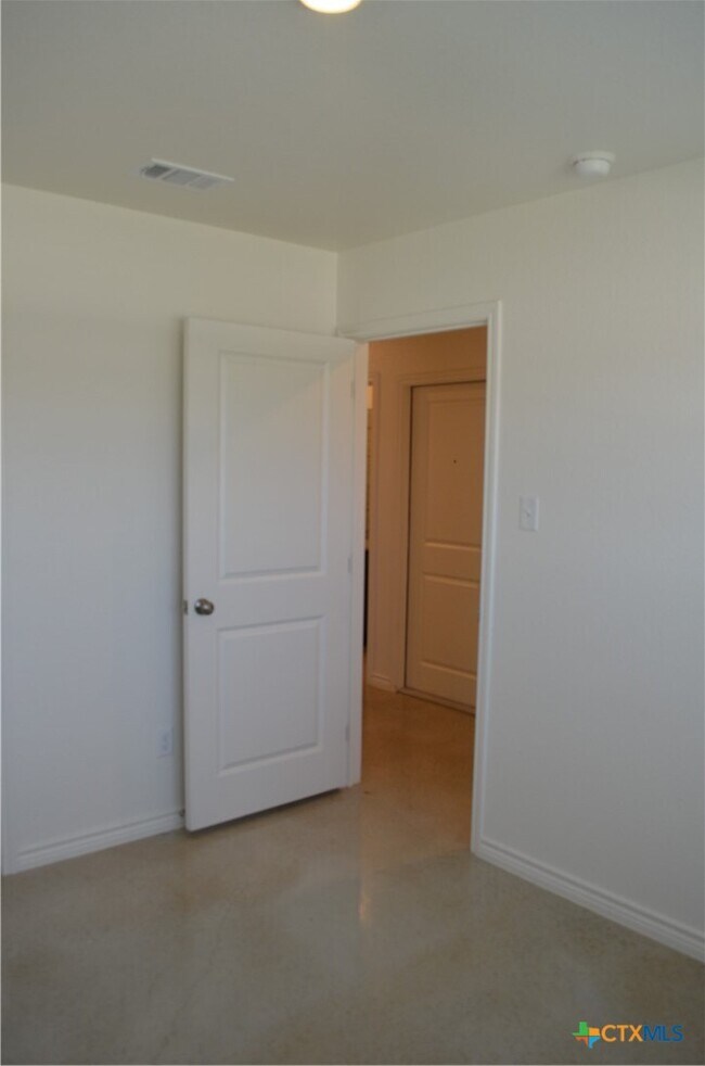 Building Photo - 1222 Lehmann Dr