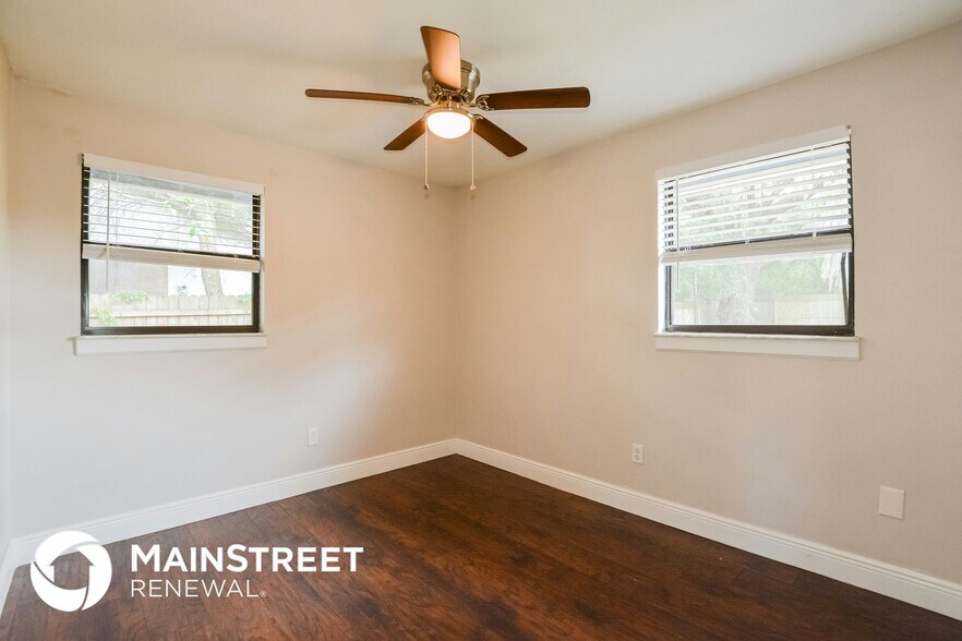 Building Photo - 106 Hughes Ave