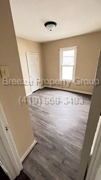 Building Photo - 1912 Greenwood Ave