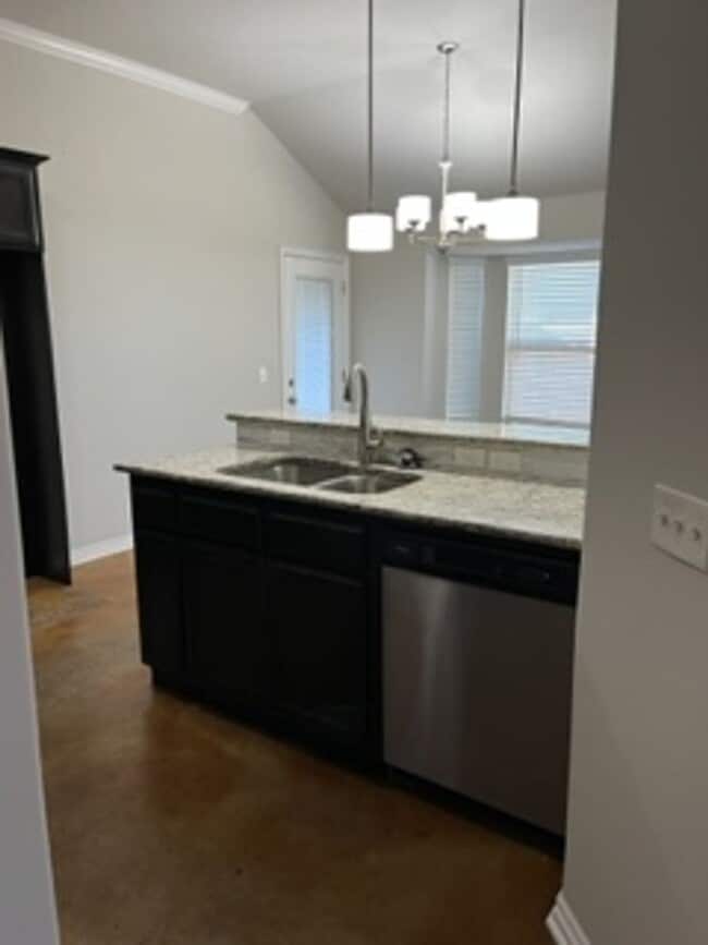 Building Photo - 1st Month Free!