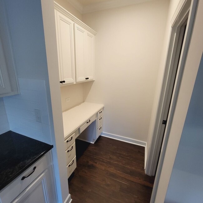 Building Photo - Spacious 4BR/.5BA Home in Steele Creek