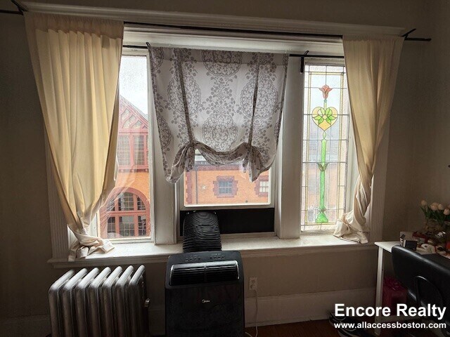 Building Photo - 38 Hemenway St