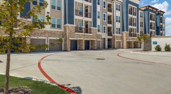 Building Photo - 729 Junction Dr